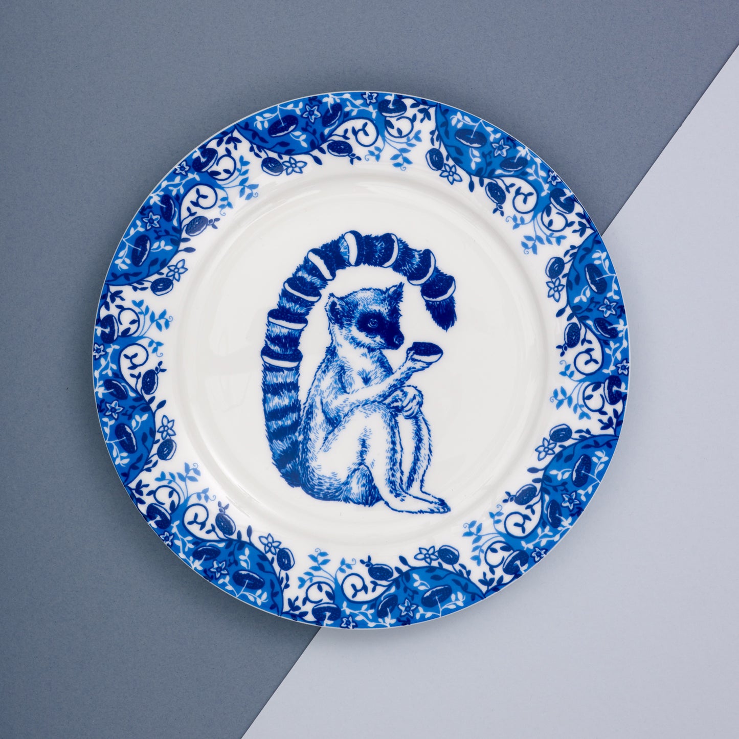 Lemur Willow pattern side plate